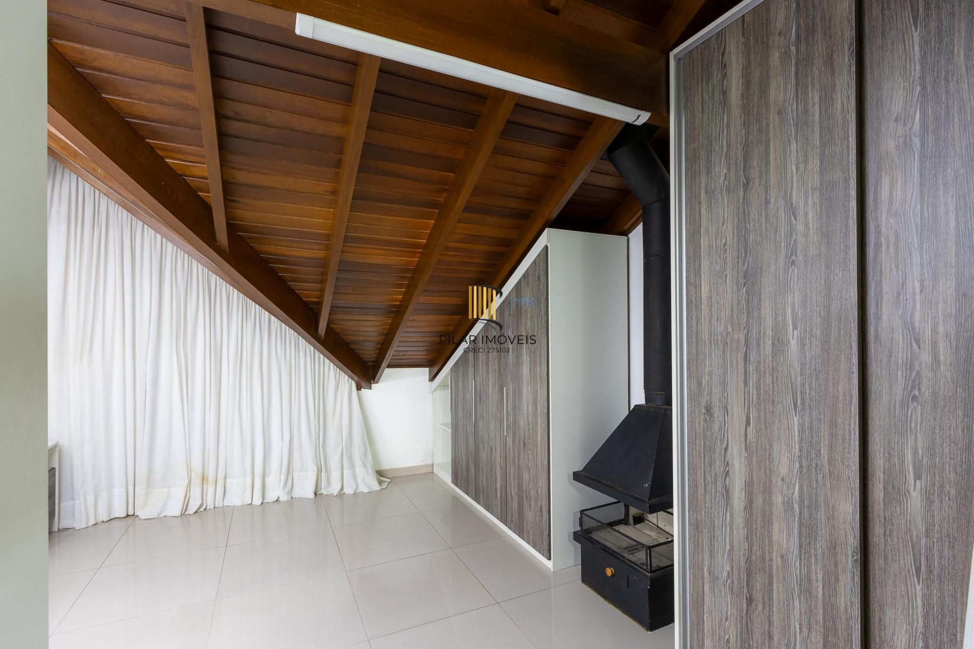 Casa para Venda - 135.78m², 3 dormitórios, sendo 3 suites, 1 vaga - Guarujá