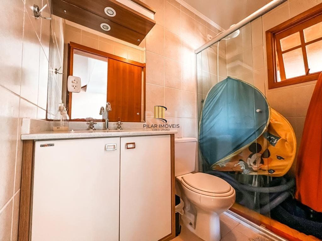Excelente casa a venda no bairro Tristeza, para o lado do Rio!