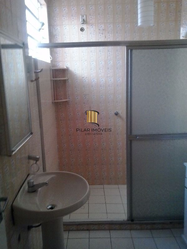 Casa para Venda - 250m², 5 dormitórios, 6 vagas - Menino Deus