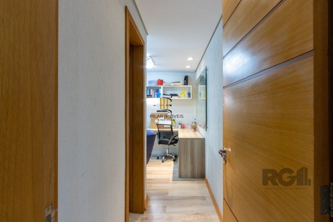 Casa com 5 suites com area privativa 714,00