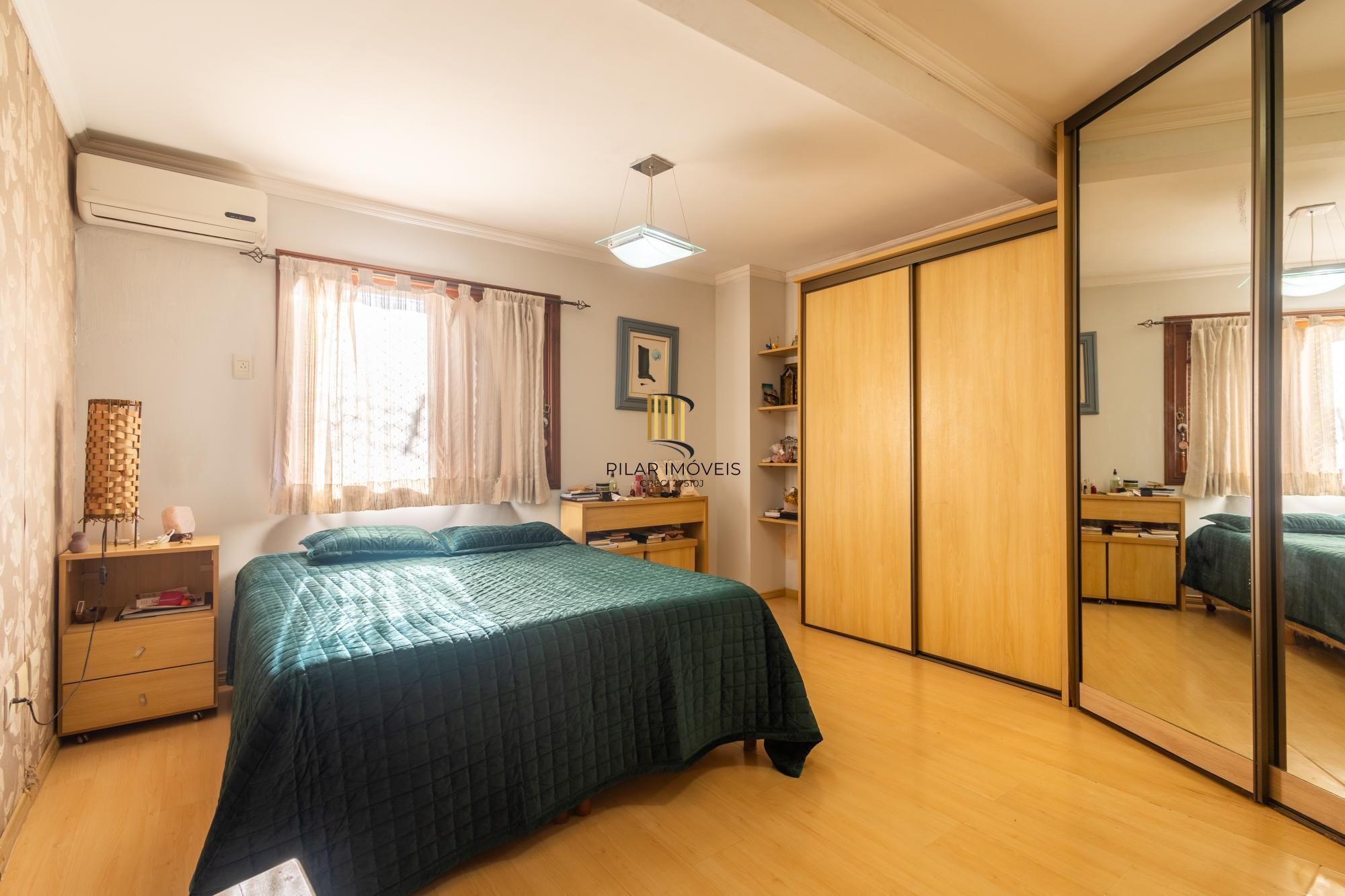 Excelente casa com 214m² privativos na Rua Dona Paulina - Bairro Tristeza!