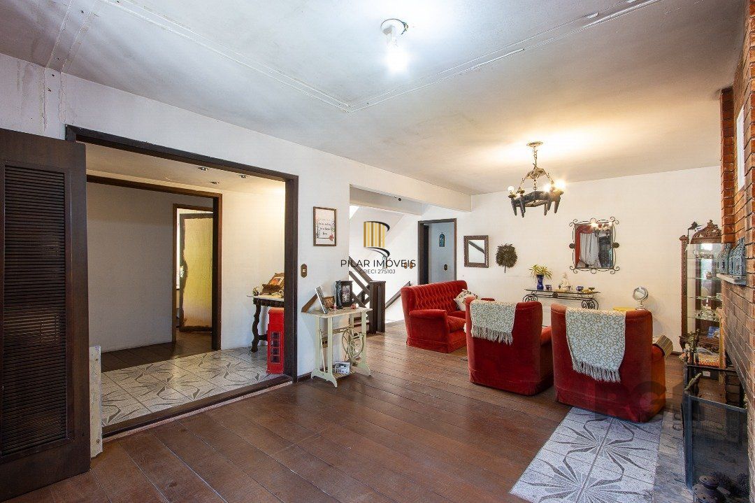 Casa para Venda - 572m², 5 dormitórios, sendo 1 suites, Cavalhada