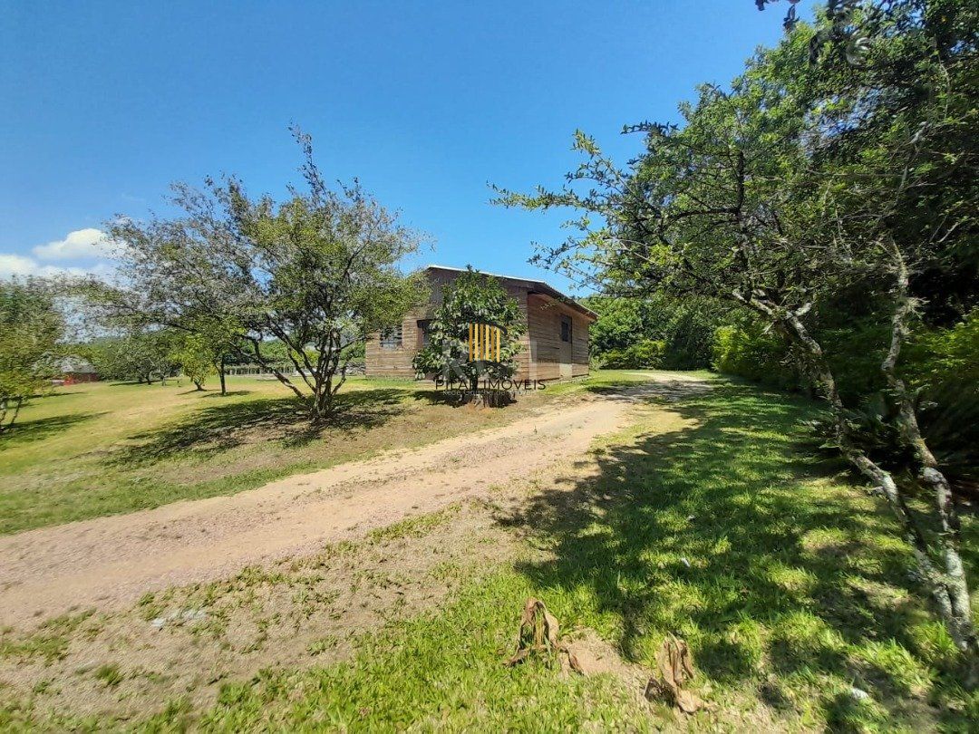 SÍTIO DENTRO DE PORTO ALEGRE 6.629,10 metros quadrados de área no bairro Campo Novo.