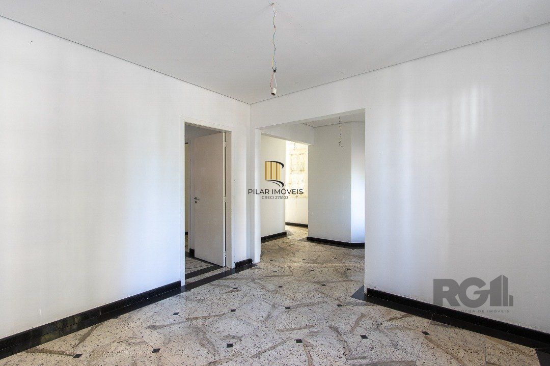 Casa 3 dormitórios no bairro Floresta