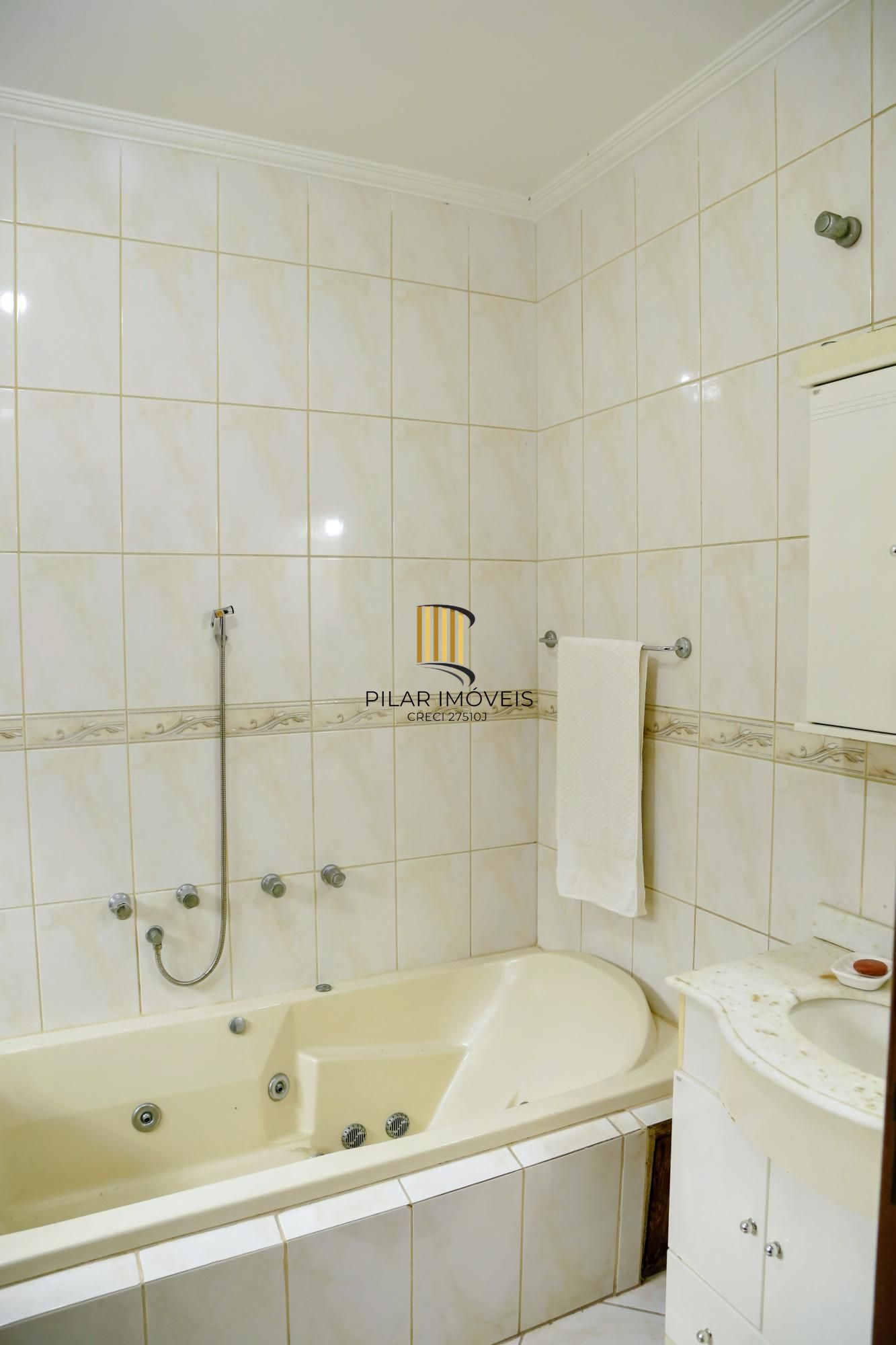 Casa 3 dormitórios no bairro Nonoai