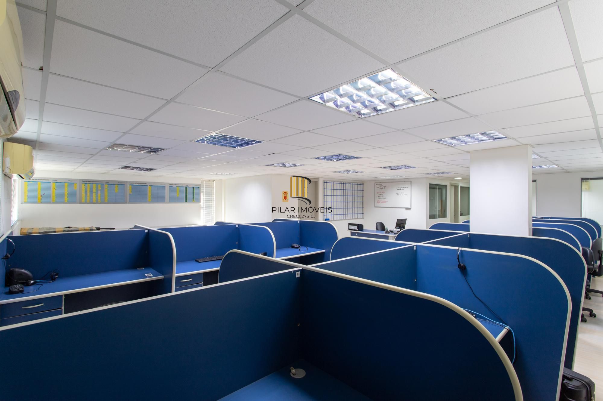 Andar inteiro mobiliado com 215 m² para até 60 pessoas