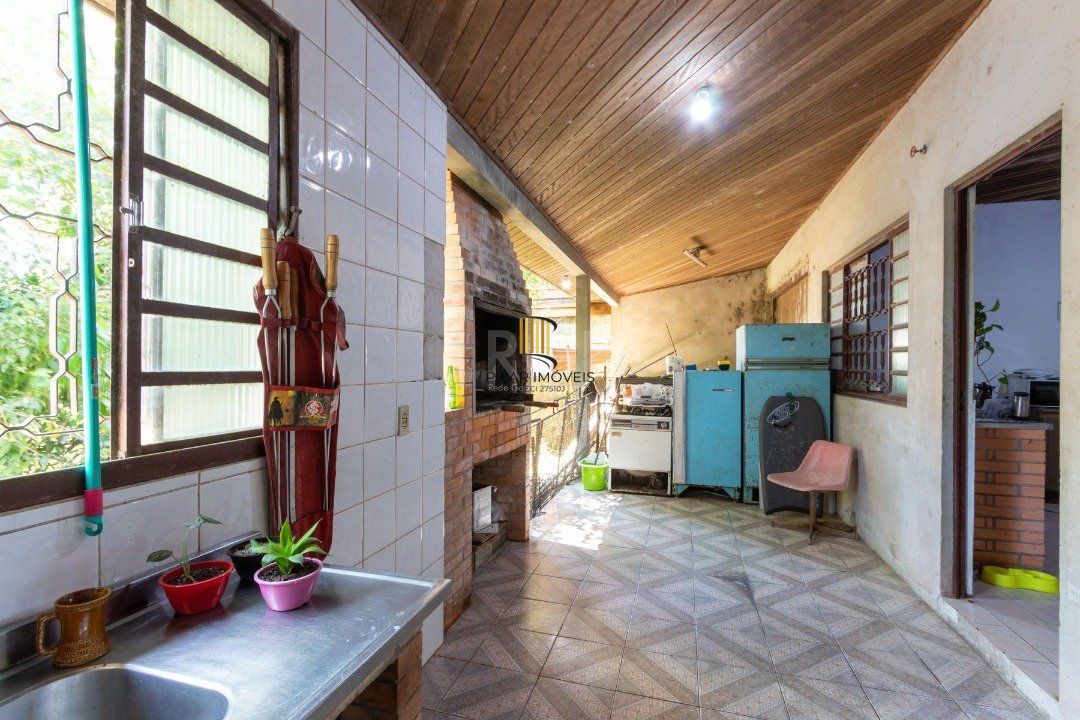 Casa para Venda - 2200m², 3 dormitórios, Lomba do Pinheiro