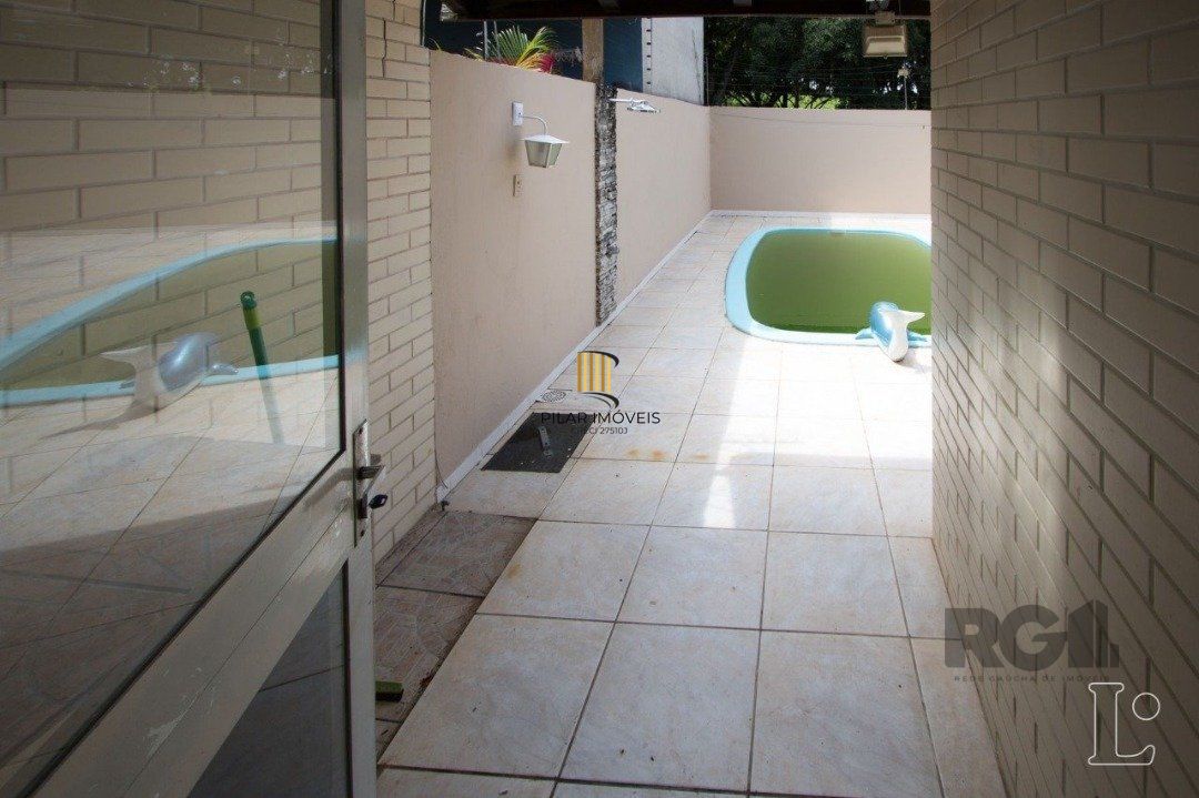 Casa 3 dormitórios no bairro Hípica