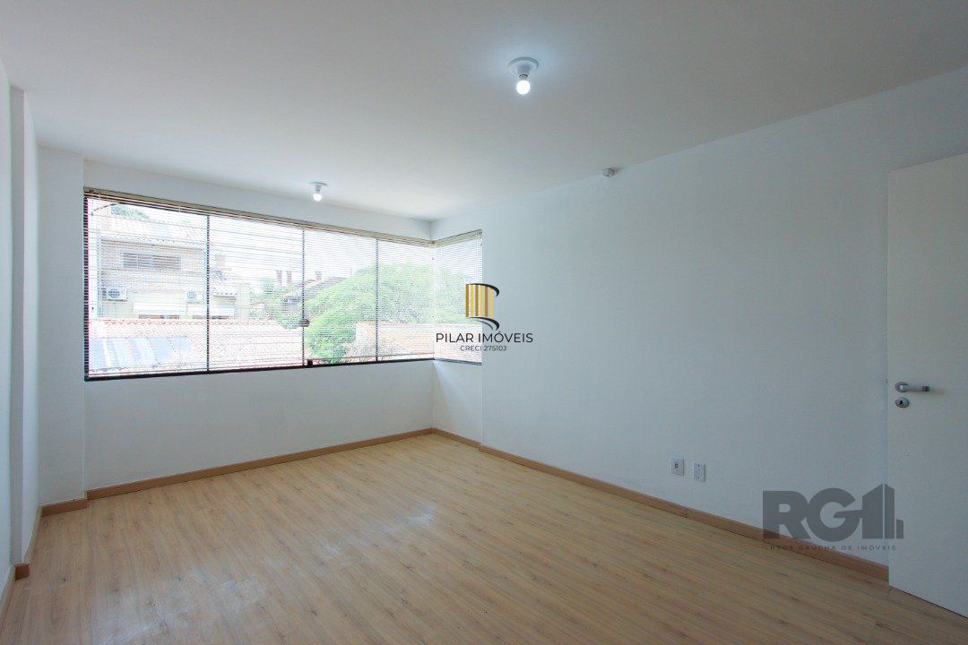 Casa com 4 quartos, com 347,57 m 2 privativos