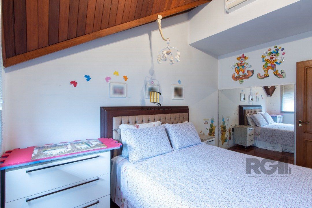 Casa para Venda com 4 dormitórios, sendo 2 suites e 4 vagas no bairro Jardim Isabel