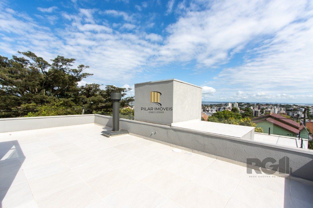 Sobrado novo  no Bairro Tristeza,