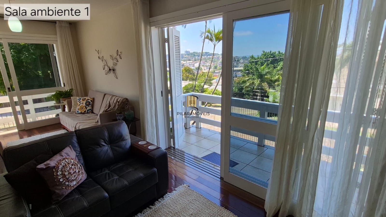 Excelente casa de 4 dormitórios, 1 suíte e 2 vagas em Novo Hamburgo.