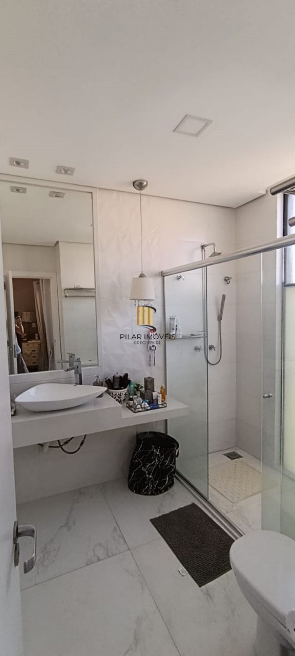 Excelente casa de alvenaria, 4 dormitórios, 2 suítes e 2 vagas de garagem.