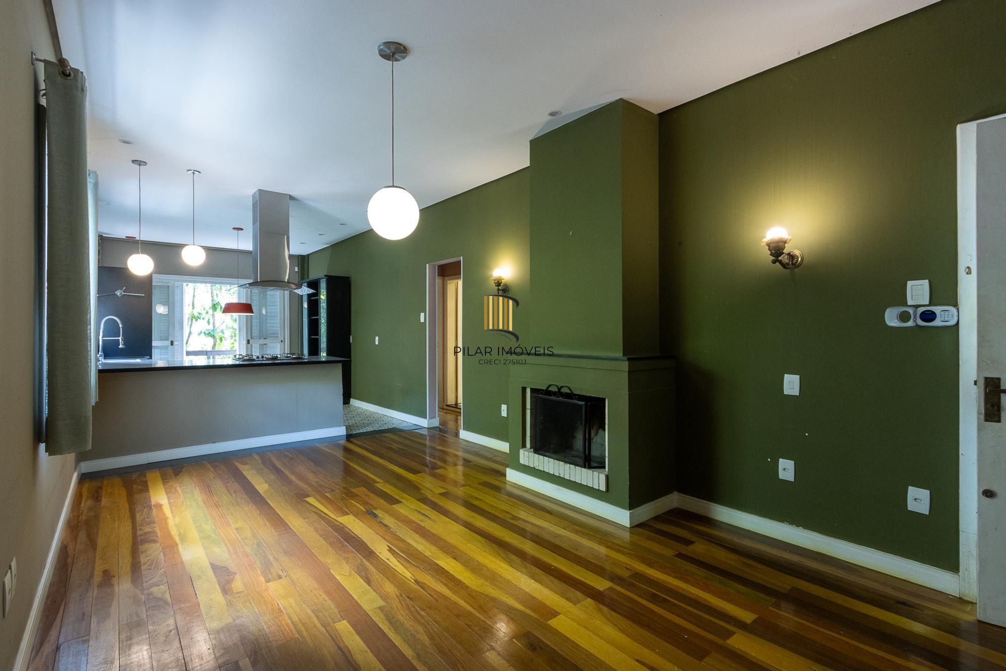 Bela casa térrea, 2 dormitórios e 1 suite - Parte alta do Bairro Espirito Santos