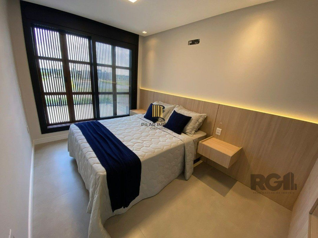 Sobrado Novo em Condomínio Fechado com 4 suítes e 238m² privativos