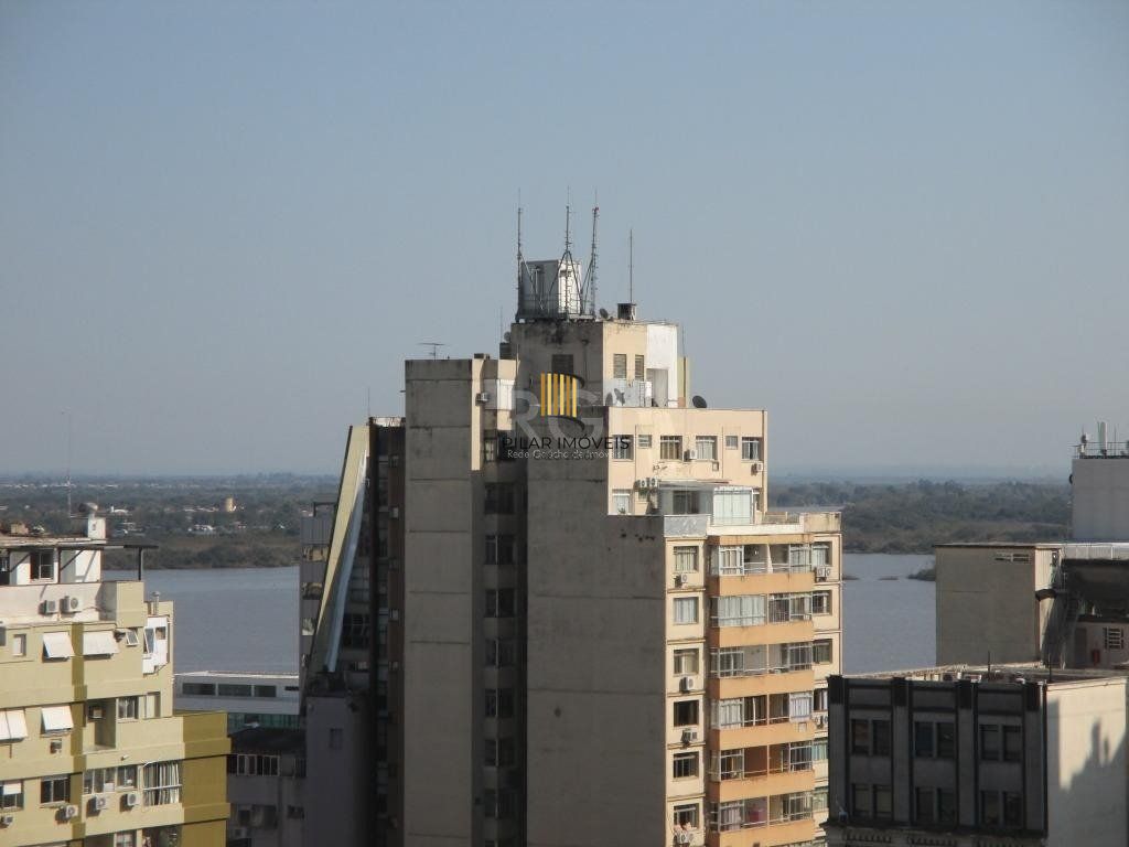 Ótimo box de garagem no Centro Histórico próximo a rua Caldas Junior.