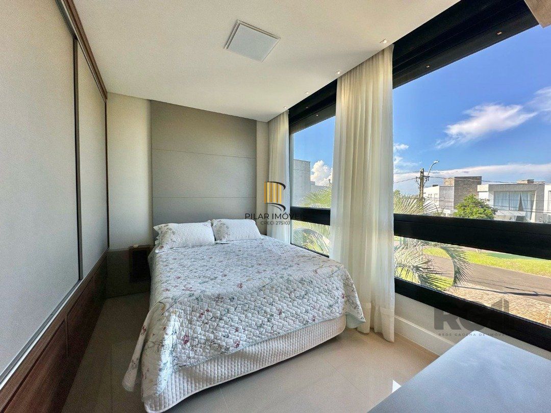 Casa de Condomínio 5 dormitórios no bairro Atlântida Sul