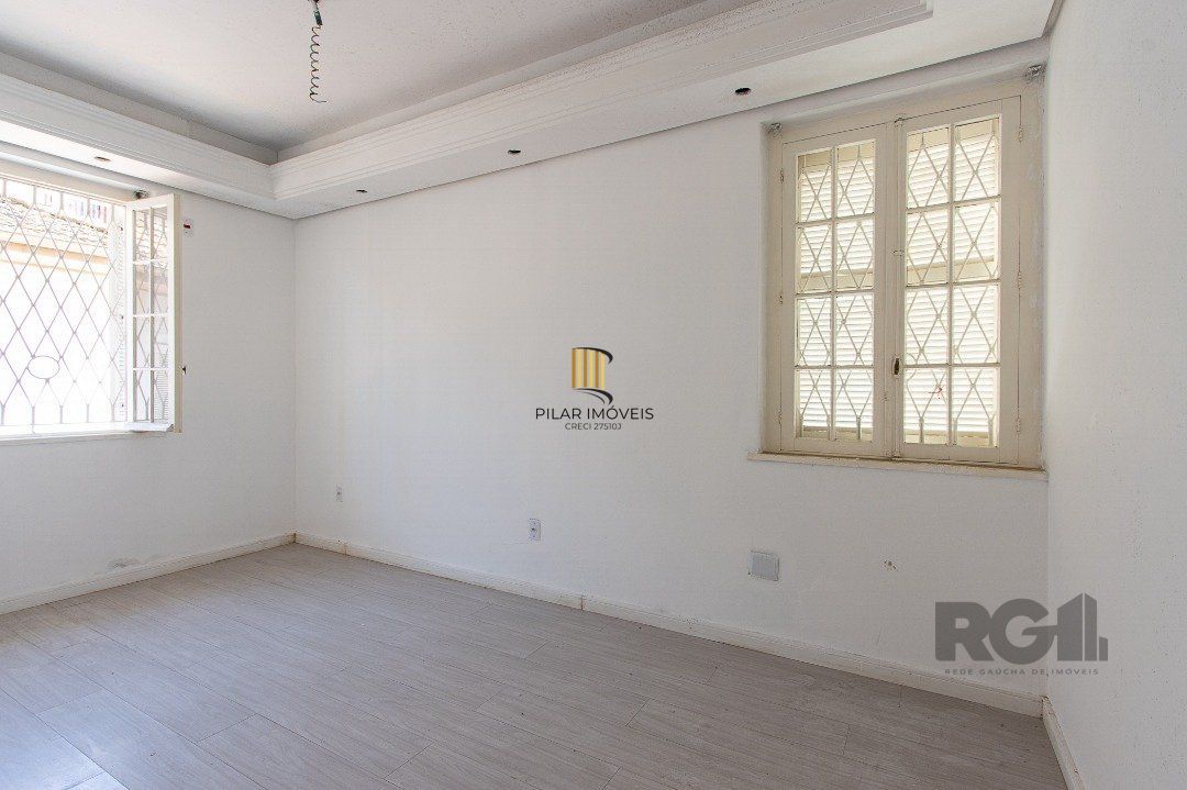 Casa 3 dormitórios no bairro Floresta