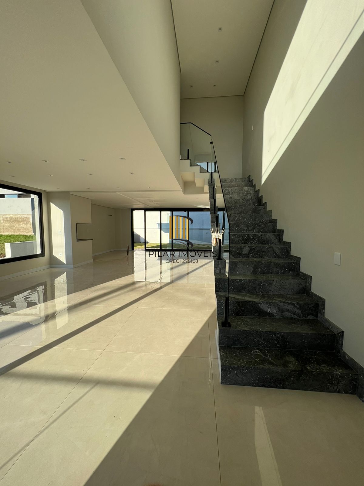 Casa de Condomínio com 3 suítes para comprar em Centro, Gravataí