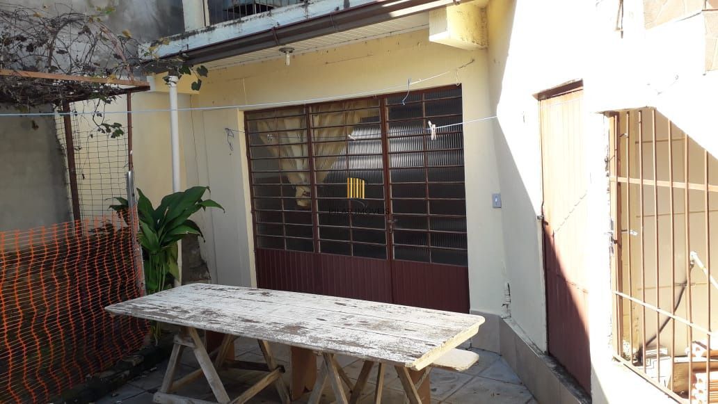 Casa para Venda - 480m², 3 dormitórios, 4 vagas - Camaquã