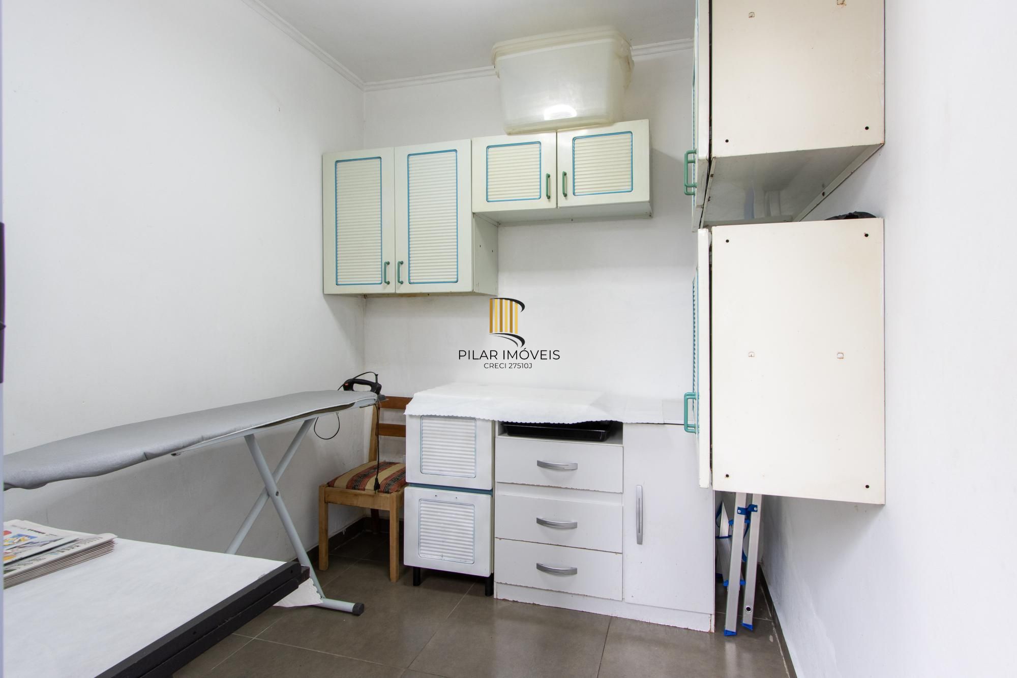 Casa TODA Reformada à Venda  – Mobiliada