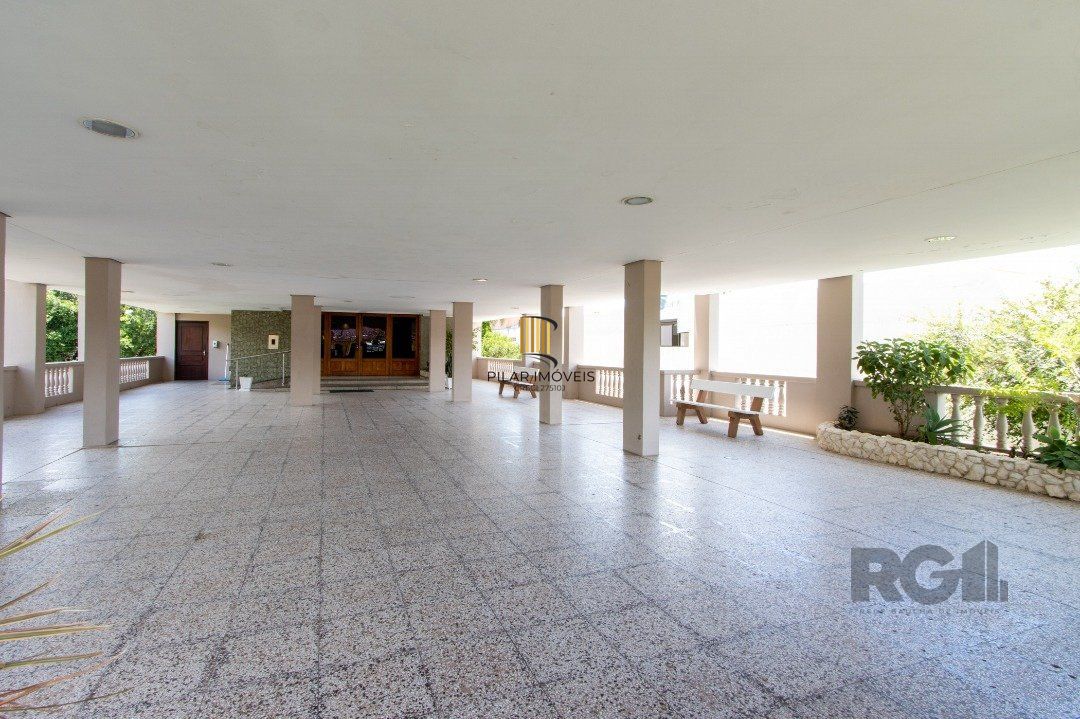 Apartamento, 2 dormitórios, bairro Cristal.
