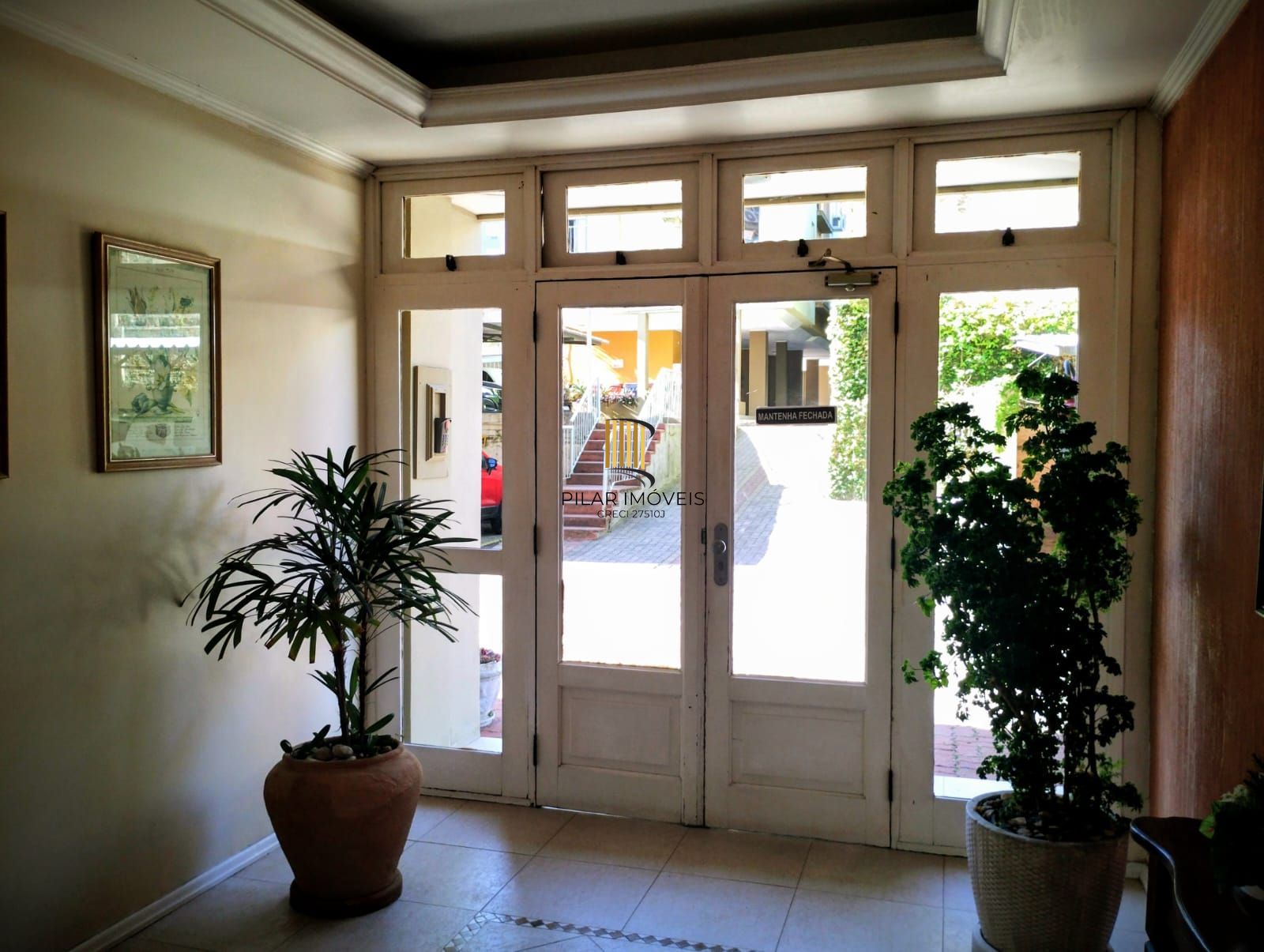 Apartamento de 1 dormitório, de frente, andar alto, elevador, vista para o Lago Guaíba.