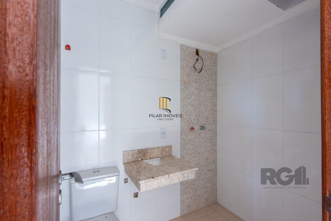 Casa para Venda - 120m², 3 dormitórios, sendo 1 suites, 1 vaga - Guarujá