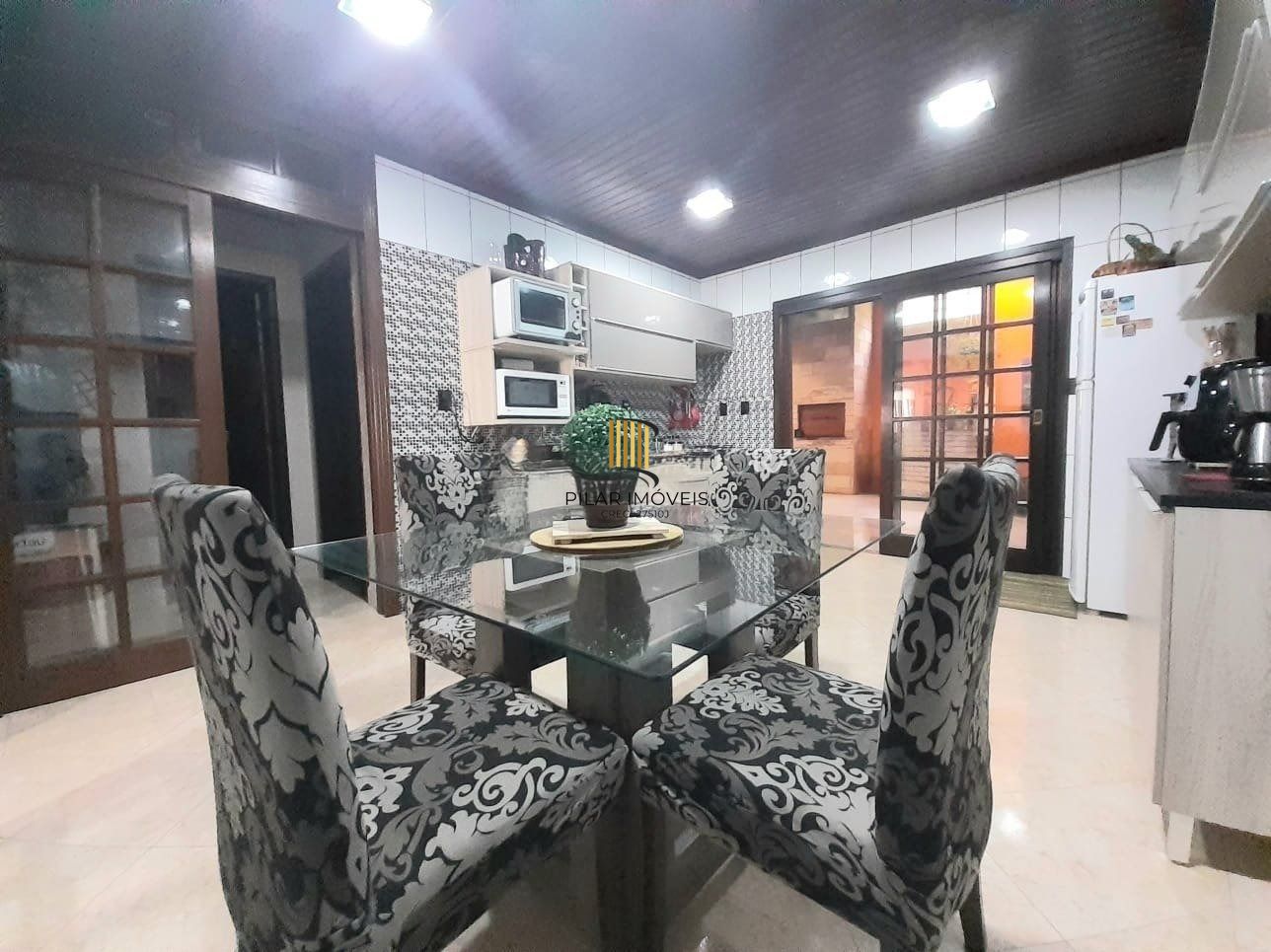 Casa para Venda - 198m², 2 dormitórios, 2 vagas - Belém Novo