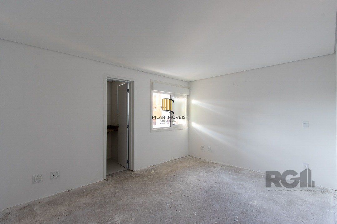 Cobertura para Venda - 214.34m², 3 dormitórios, sendo 3 suites, 2 vagas - Tristeza