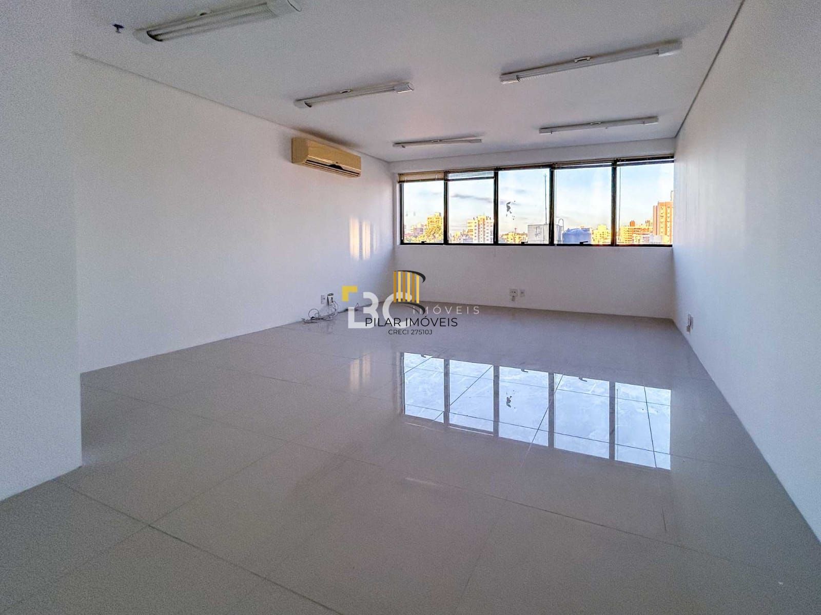 Sala Comercial 1 dormitório no bairro Praia de Belas