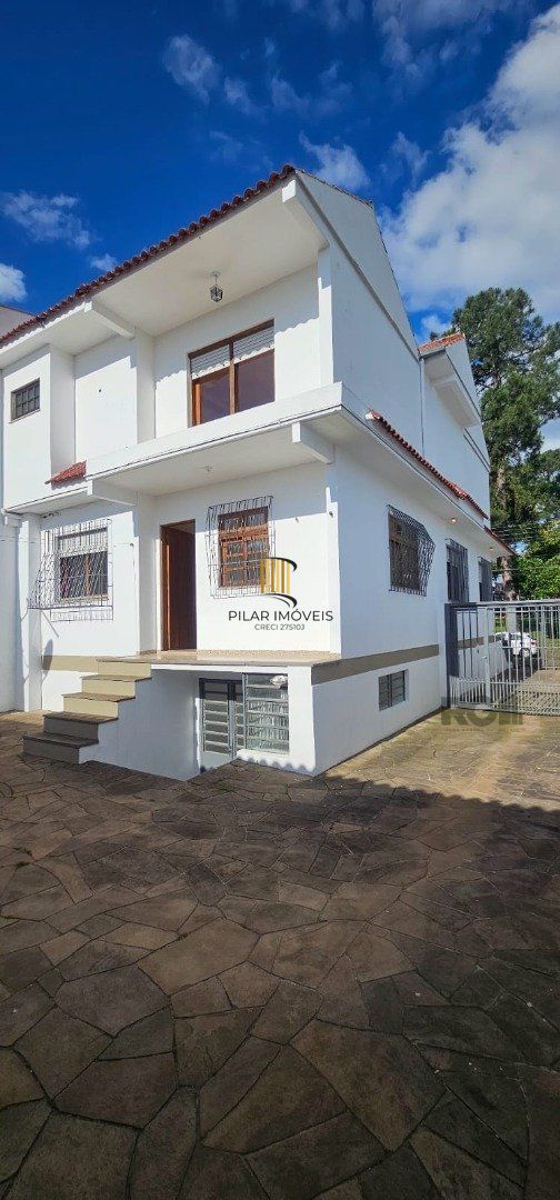 Casa 4 dormitórios no bairro Jardim Sabará