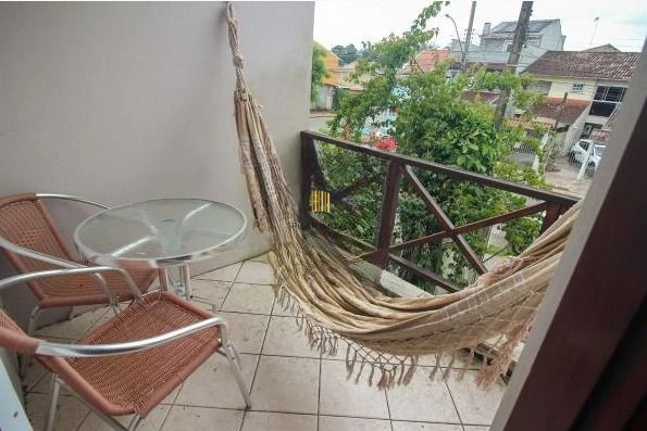 Sobrado localizado na Rua Baldoíno Bottini, 3 dormitórios, sendo 1 com sacada, 1 suíte com sacada ,1 vaga, pátio com piscina.