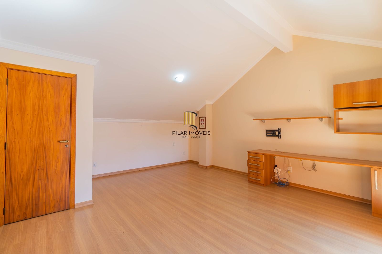 Casa Condominio para Venda - 286.89m², 4 dormitórios, sendo 2 suites, 2 vagas - Cristal