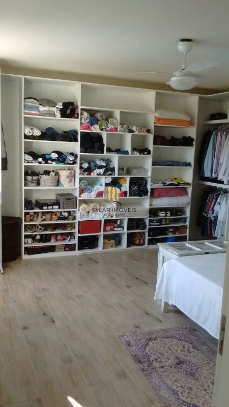 Casa para Venda - 200m², 3 dormitórios, 2 vagas - Centro