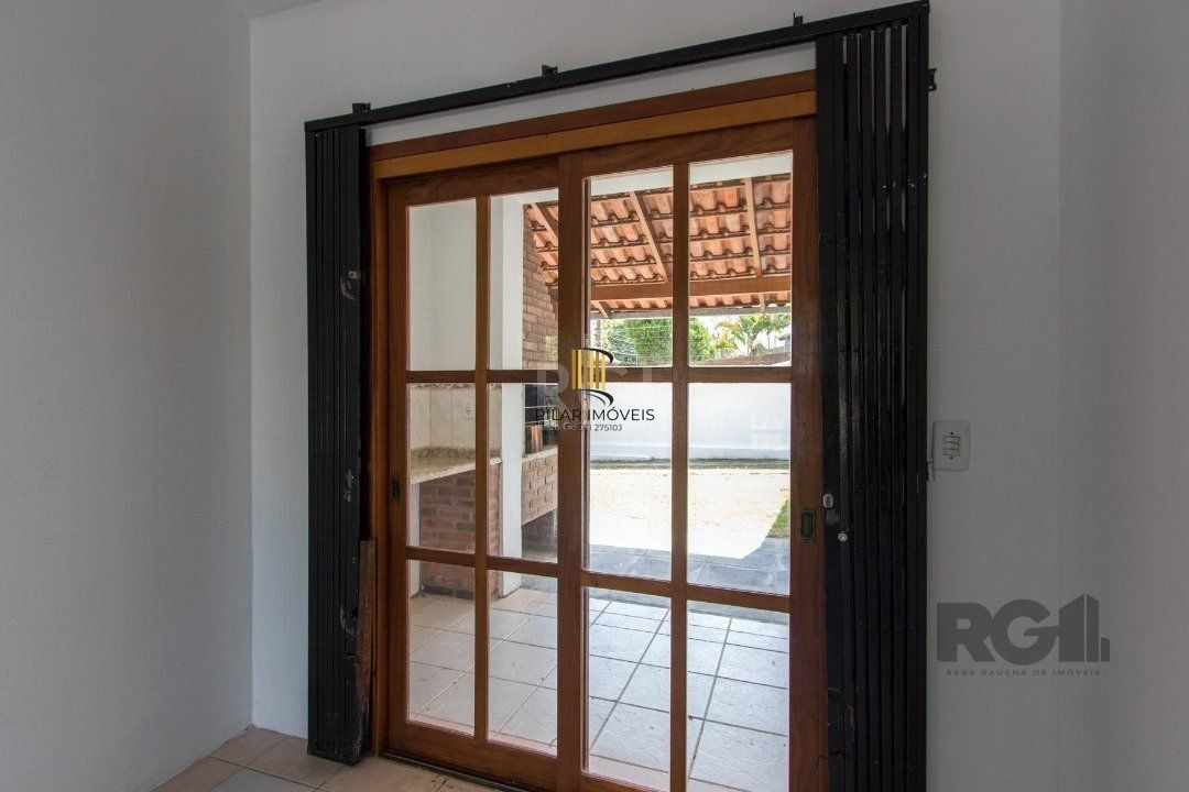 Casa 3 dormitórios no bairro Serraria