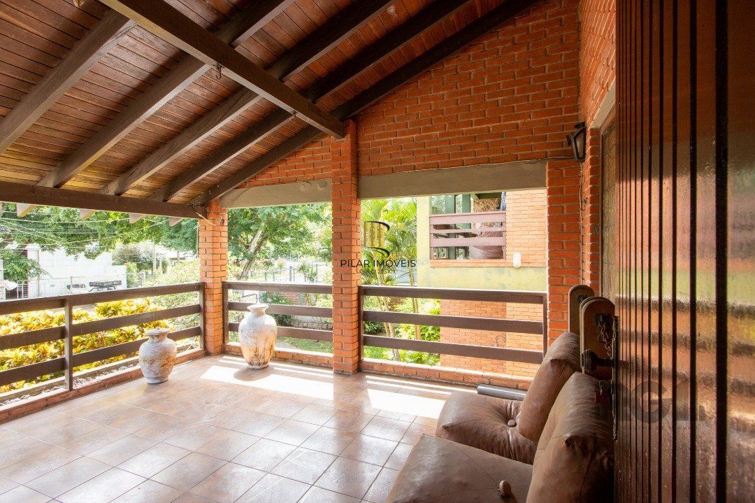 Casa para Venda - 205.5m², 3 dormitórios, sendo 2 suites, 3 vagas - Vila Nova