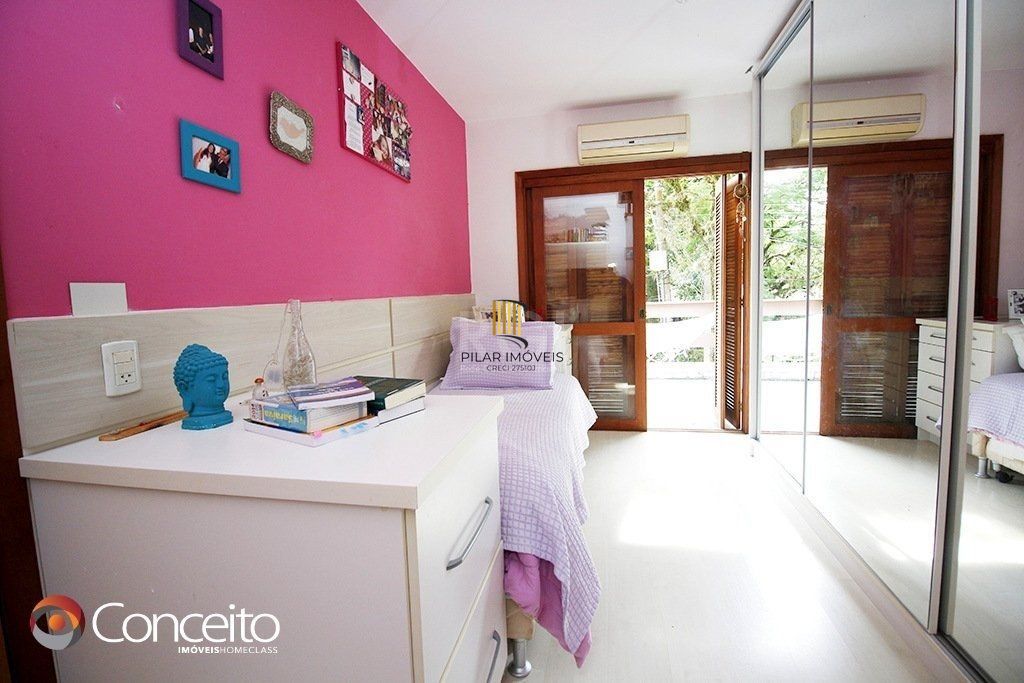 Casa para Venda - 226.73m², 3 dormitórios, sendo 3 suites, 3 vagas - Ipanema
