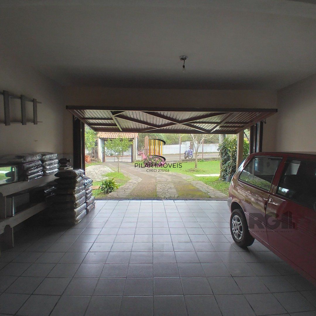 Casa 4 dormitórios no bairro Restinga