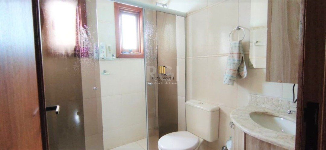 Casa para Venda - 179m², 3 dormitórios, sendo 1 suites, 5 vagas - Hípica