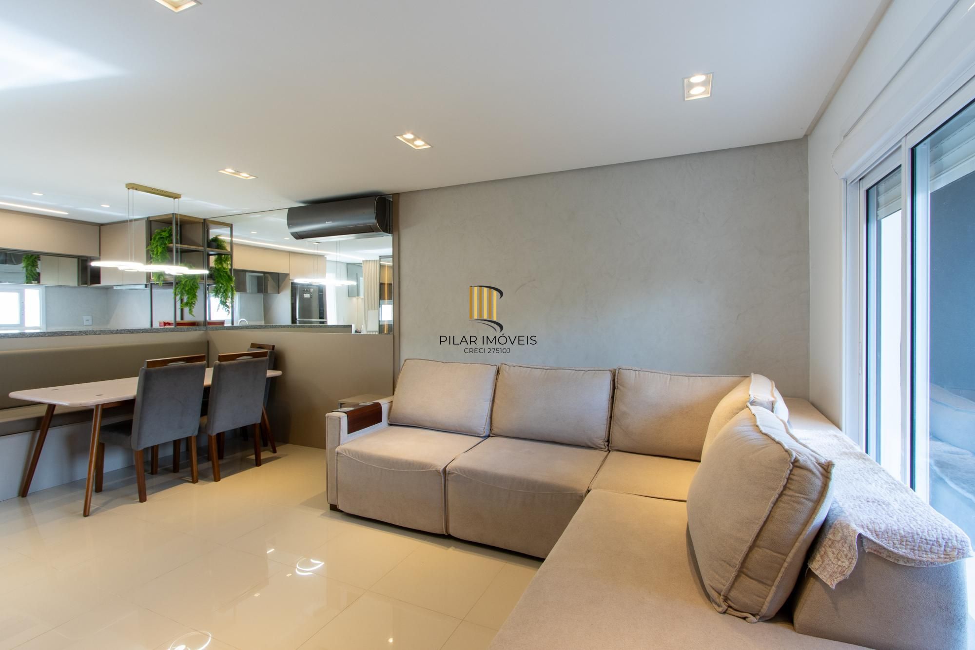 Sobrado para Venda - 95,16m², 3 dormitórios, sendo 1 suites, 2 vagas - Hípica