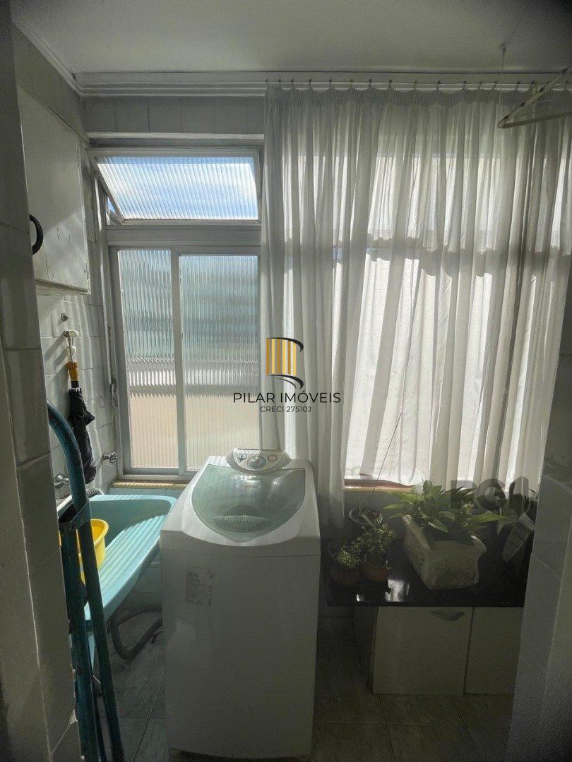 Apartamento no Petrópolis de 1 dormitório desocupado