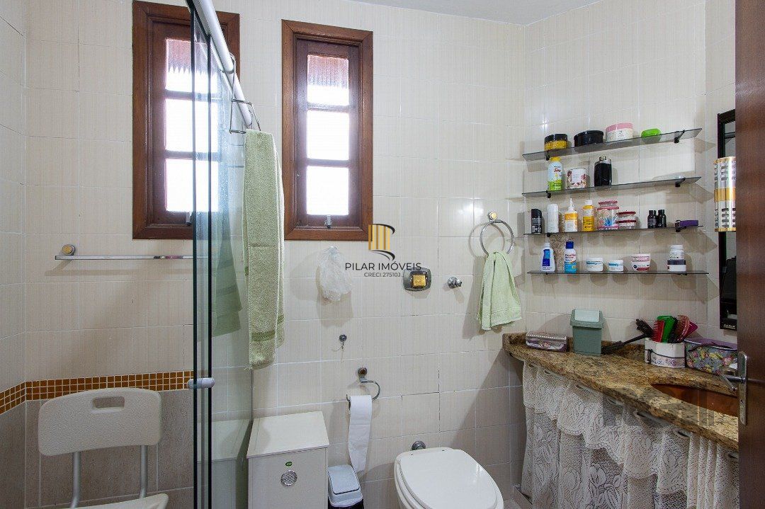 Casa 3 dormitórios no bairro Ipanema