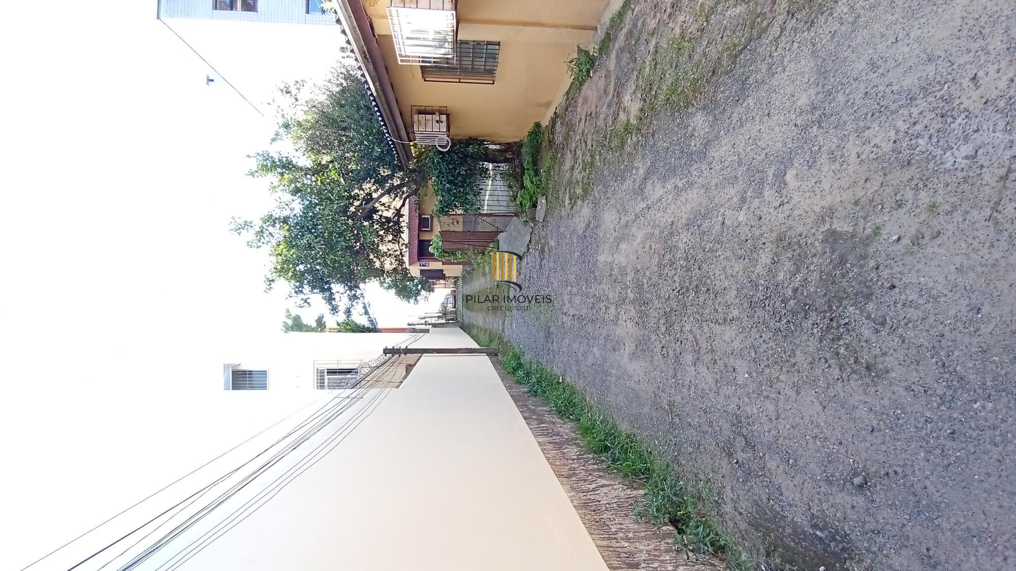 Terreno com 750m² na Av. Otto Niemeyer, bairro Camaquã