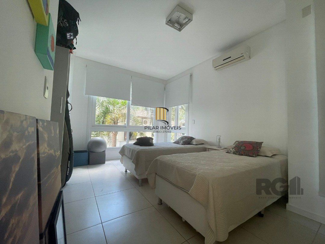 Casa de Condomínio 3 dormitórios no bairro Atlântida Sul