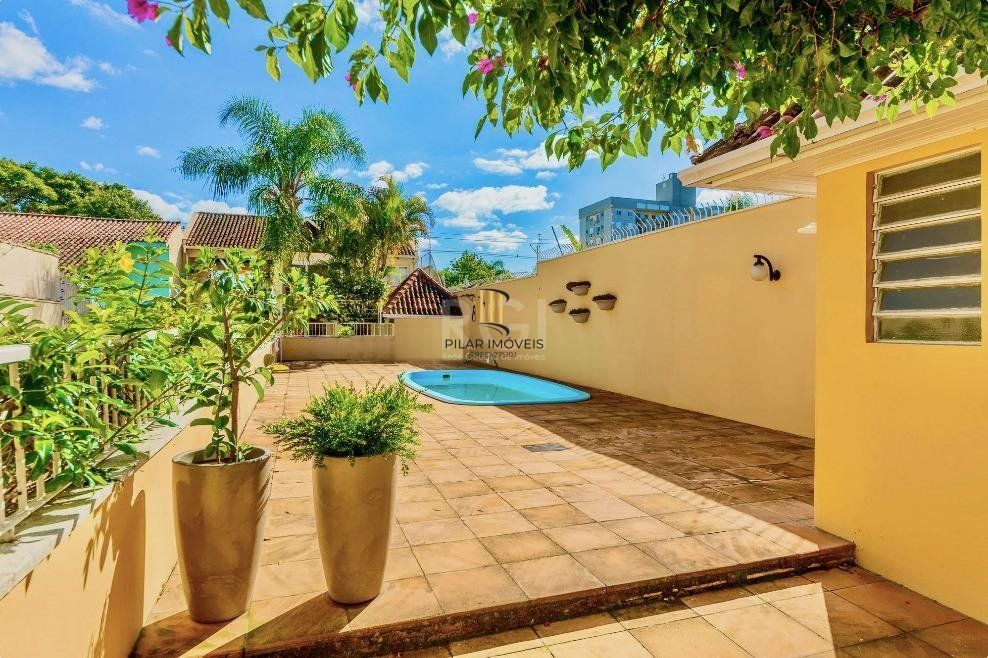 Casa Condominio para Venda - 210m², 3 dormitórios, sendo 3 suites, 1 vaga - Tristeza