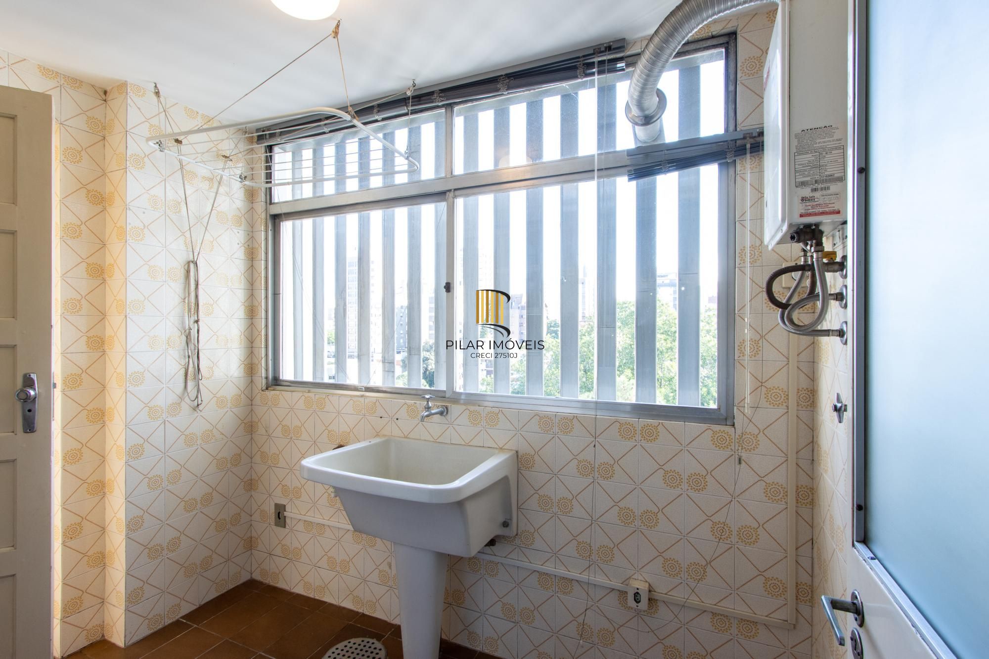 Apartamento de 2 dormitórios e uma vaga,  com infraestrutura