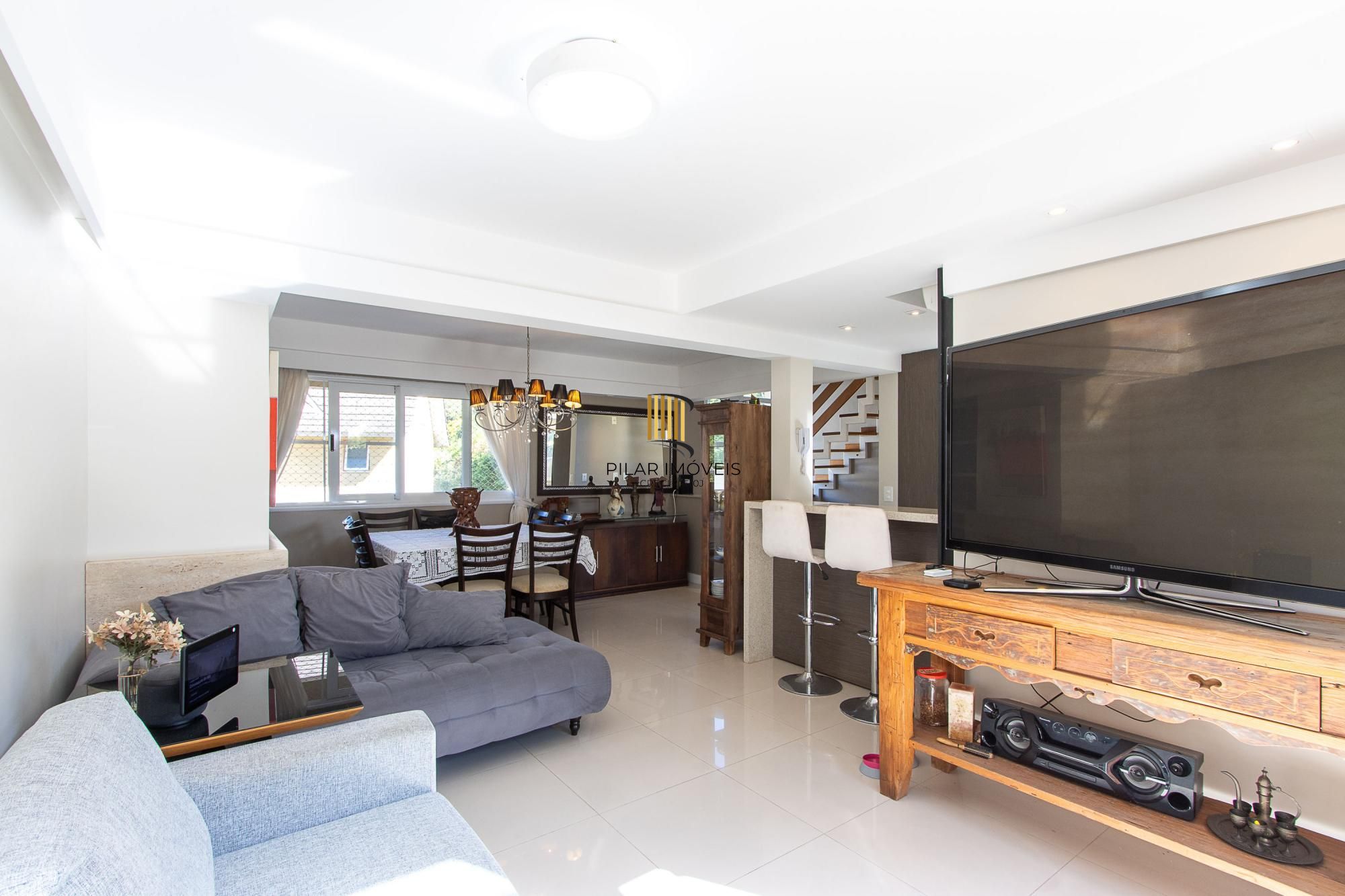 Casa condomínio | 3 dormitórios | 1 Suíte | 240,82 Privativos | 2 Vagas | Bairro Teresópolis