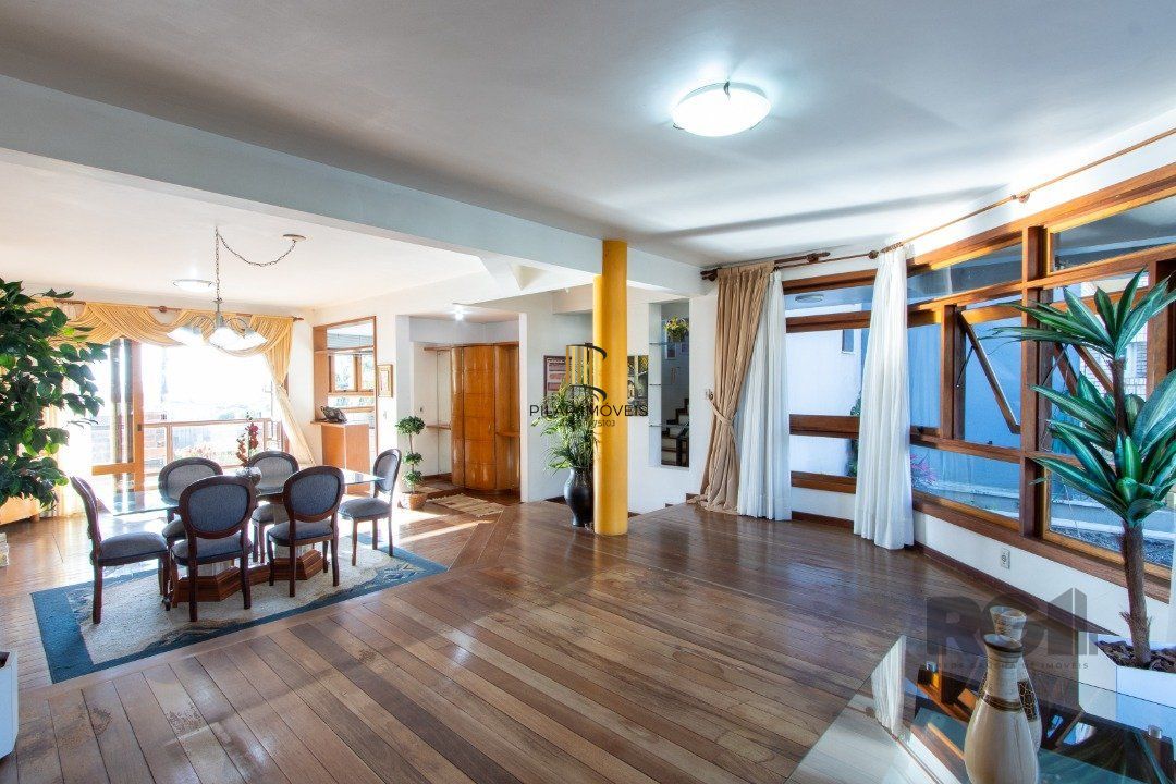Casa 3 dormitórios no bairro Ipanema