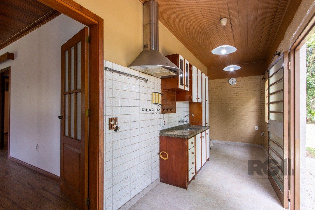 Casa 4 dormitórios no bairro Espírito Santo